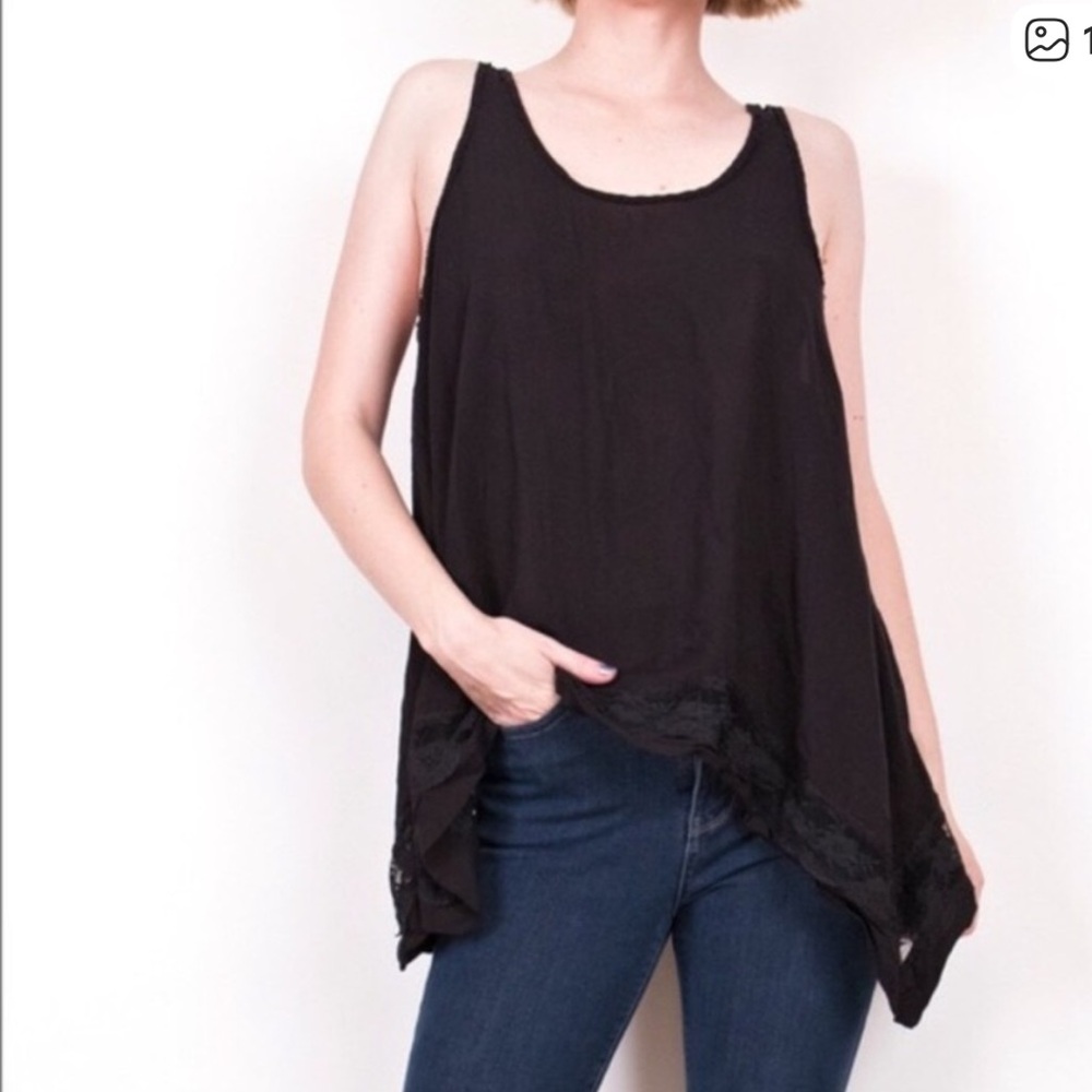 Black Women's Sleeveless Scoop Neck Tank Top
